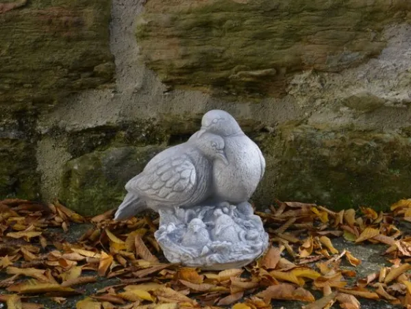 Gartendekoparadies Animaux-Paire de pigeons avec progéniture