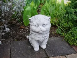 Gartendekoparadies Animaux-Petit chat debout
