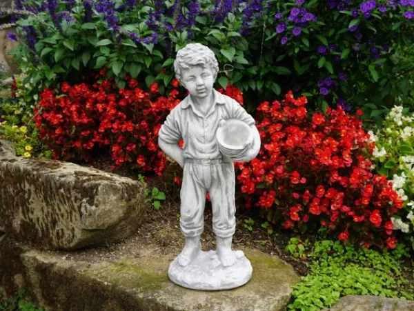 Gartendekoparadies Enfants & Anges-Petit garçon avec jardinière