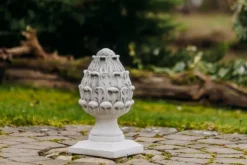 Gartendekoparadies Belle-Pommes de pin : élément de décoration classique