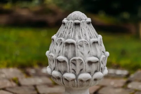 Gartendekoparadies Belle-Pommes de pin : élément de décoration classique