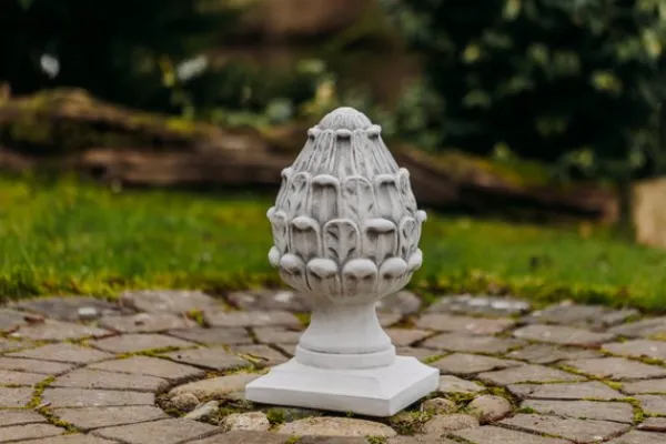 Gartendekoparadies Belle-Pommes de pin : élément de décoration classique