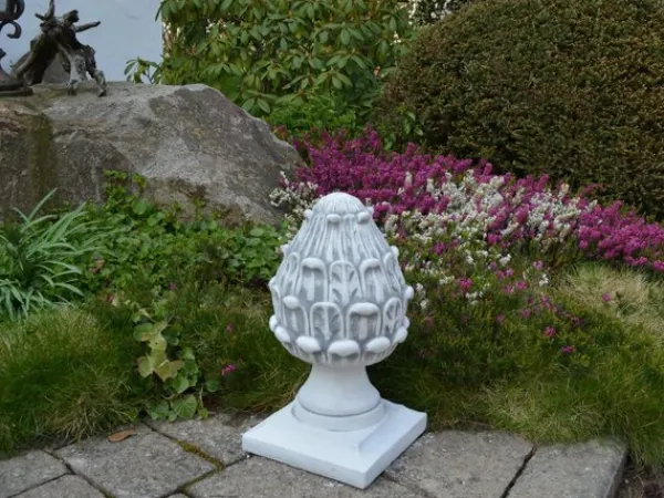 Gartendekoparadies Belle-Pommes de pin : élément de décoration classique