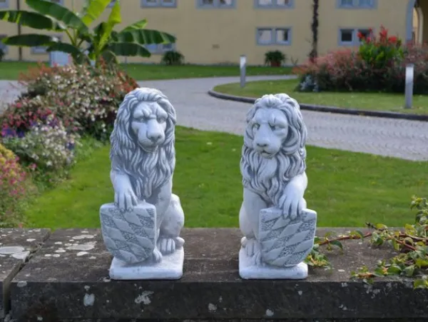 Gartendekoparadies Animaux-Prix ????spécial: Paire de Lions avec Bouclier