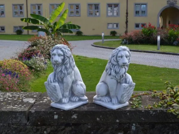 Gartendekoparadies Animaux-Prix ????spécial: Paire de Lions avec Bouclier