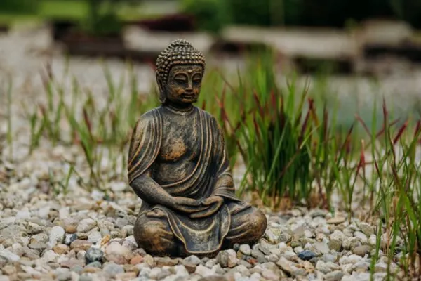 Gartendekoparadies Bouddhas-Statue de Bouddha assis avec coloration exclusive