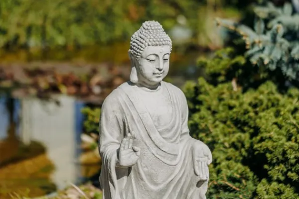 Gartendekoparadies Bouddhas-Statue de Bouddha avec un geste typique de la main