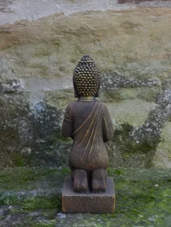Gartendekoparadies Bouddhas-Statue de Bouddha enchanteresse sur un piédestal
