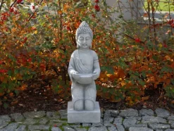 Gartendekoparadies Bouddhas-Statue de Bouddha enchanteresse sur un piédestal