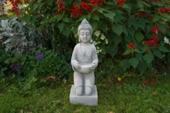 Gartendekoparadies Bouddhas-Statue de Bouddha enchanteresse sur un piédestal