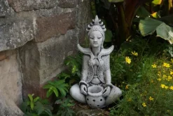 Gartendekoparadies Bouddhas-Statue de la déesse hindoue Sarasvati