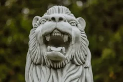 Gartendekoparadies Animaux-Statue de lion avec boule à droite