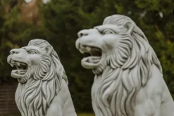 Gartendekoparadies Animaux-Statue de lion avec boule à droite