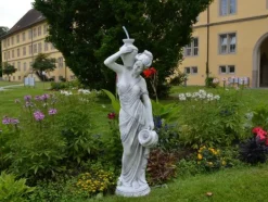Gartendekoparadies Figures & Statues-Statue de taille moyenne de la marraine Maia