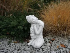 Gartendekoparadies Bouddhas-Statue d'un bouddha agenouillé