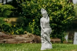 Gartendekoparadies Figures & Statues-Statue d'une femme avec une robe richement drapée