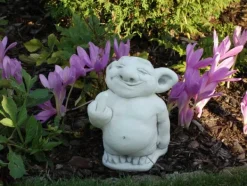 Gartendekoparadies Trolls-Troll montre le majeur