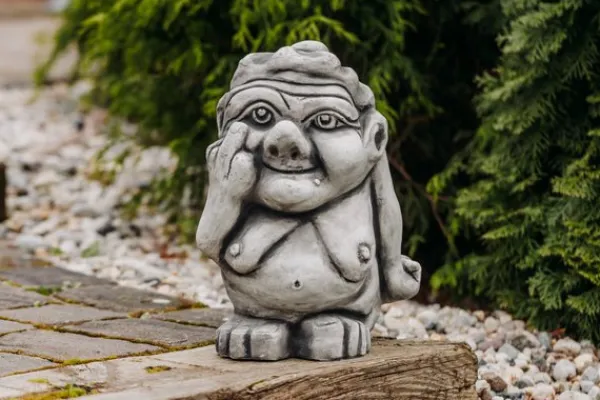 Gartendekoparadies Trolls-Troll XXL : Mamie montre le majeur