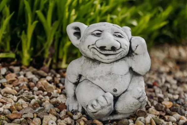 Gartendekoparadies Trolls-Troll XXL avec un doigt dans l'oreille
