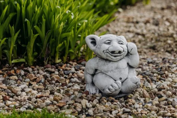 Gartendekoparadies Trolls-Troll XXL avec un doigt dans l'oreille