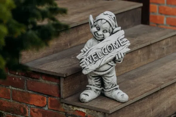 Gartendekoparadies Gnome-Un gnome amical accueille les invités