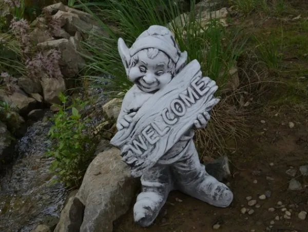 Gartendekoparadies Gnome-Un gnome amical accueille les invités