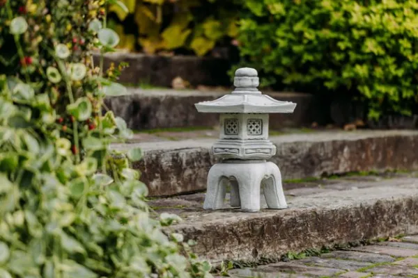 Gartendekoparadies Lanternes En Pierre-Un point culminant : la lanterne japonaise en pierre Oki-gata
