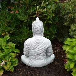 Gartendekoparadies Bouddhas-Une immense statue de Bouddha orne le jardin ou la terrasse